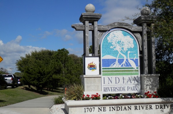Entrance to Indian Riverside Park